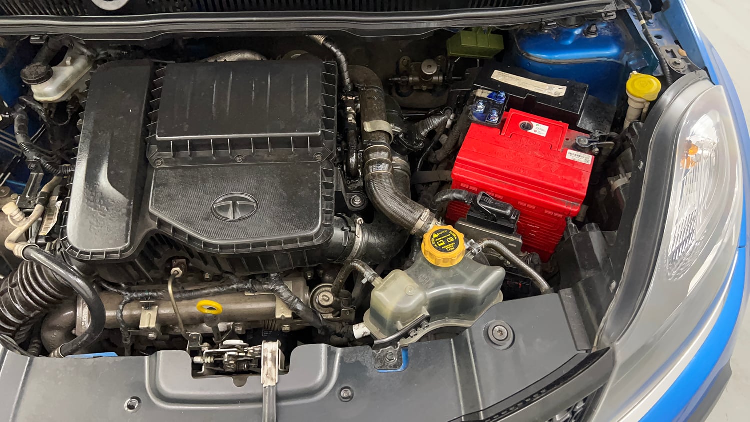Used 2018 Tata Nexon XZ Plus Diesel Diesel Manual engine ENGINE LEFT SIDE VIEW