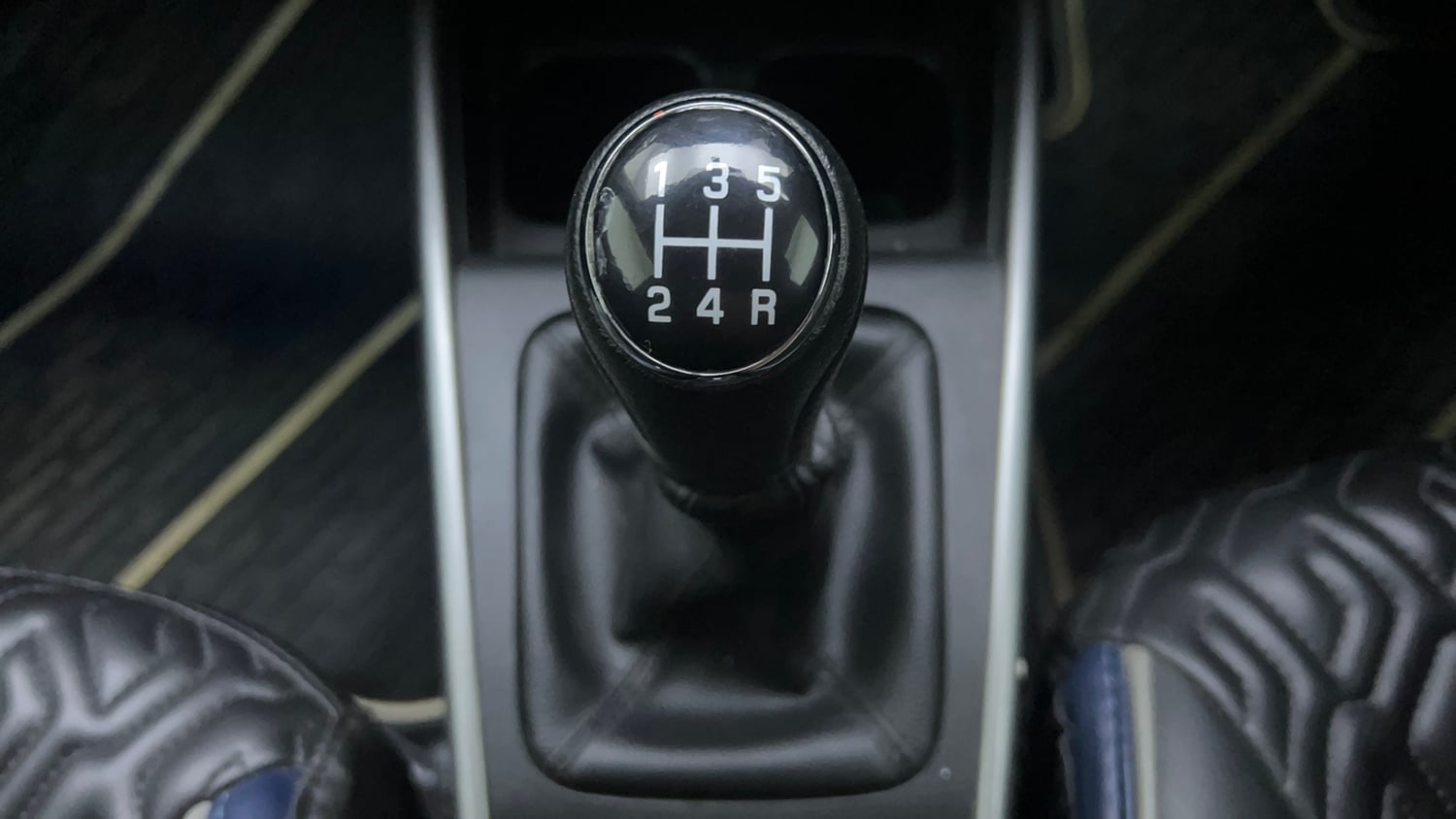 Used 2022 Maruti Suzuki Baleno Alpha MT Petrol Manual interior GEAR  KNOB VIEW