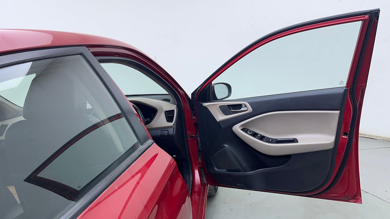 Used 2017 Hyundai Elite i20 Sportz 1.2 Petrol Manual interior RIGHT FRONT DOOR OPEN VIEW