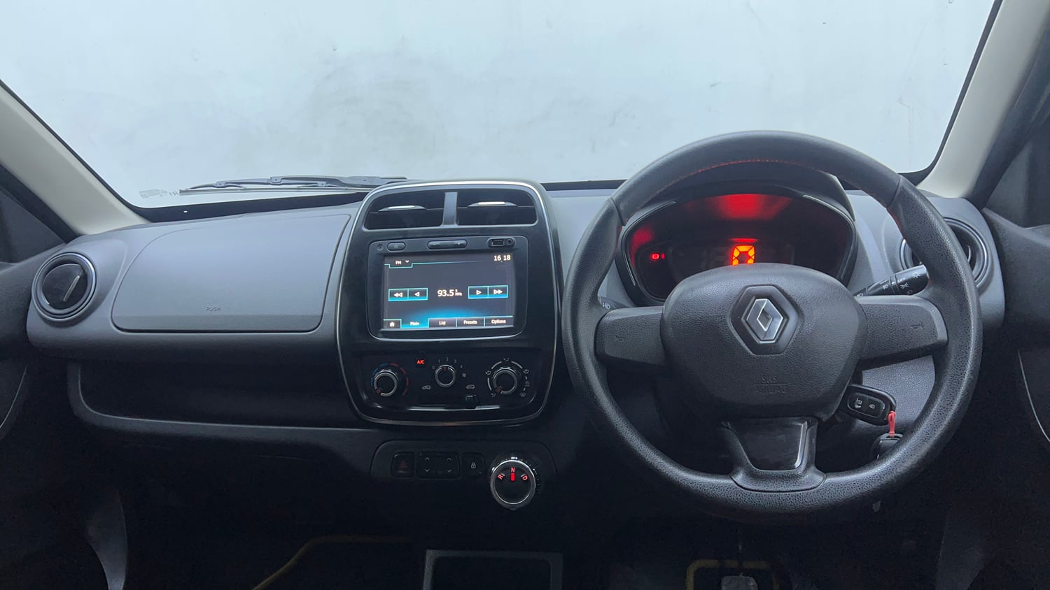 Used 2018 Renault Kwid 1.0 RXT AMT Opt Petrol Automatic interior DASHBOARD VIEW