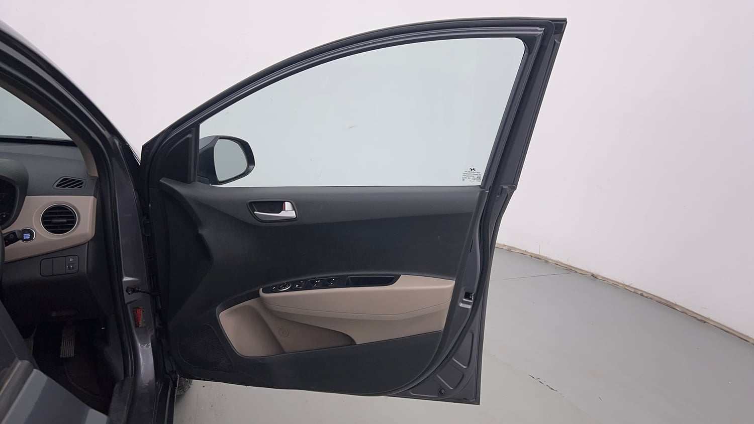 Used 2017 Hyundai Grand i10 Asta 1.2 Kappa VTVT Petrol Manual interior RIGHT FRONT DOOR OPEN VIEW