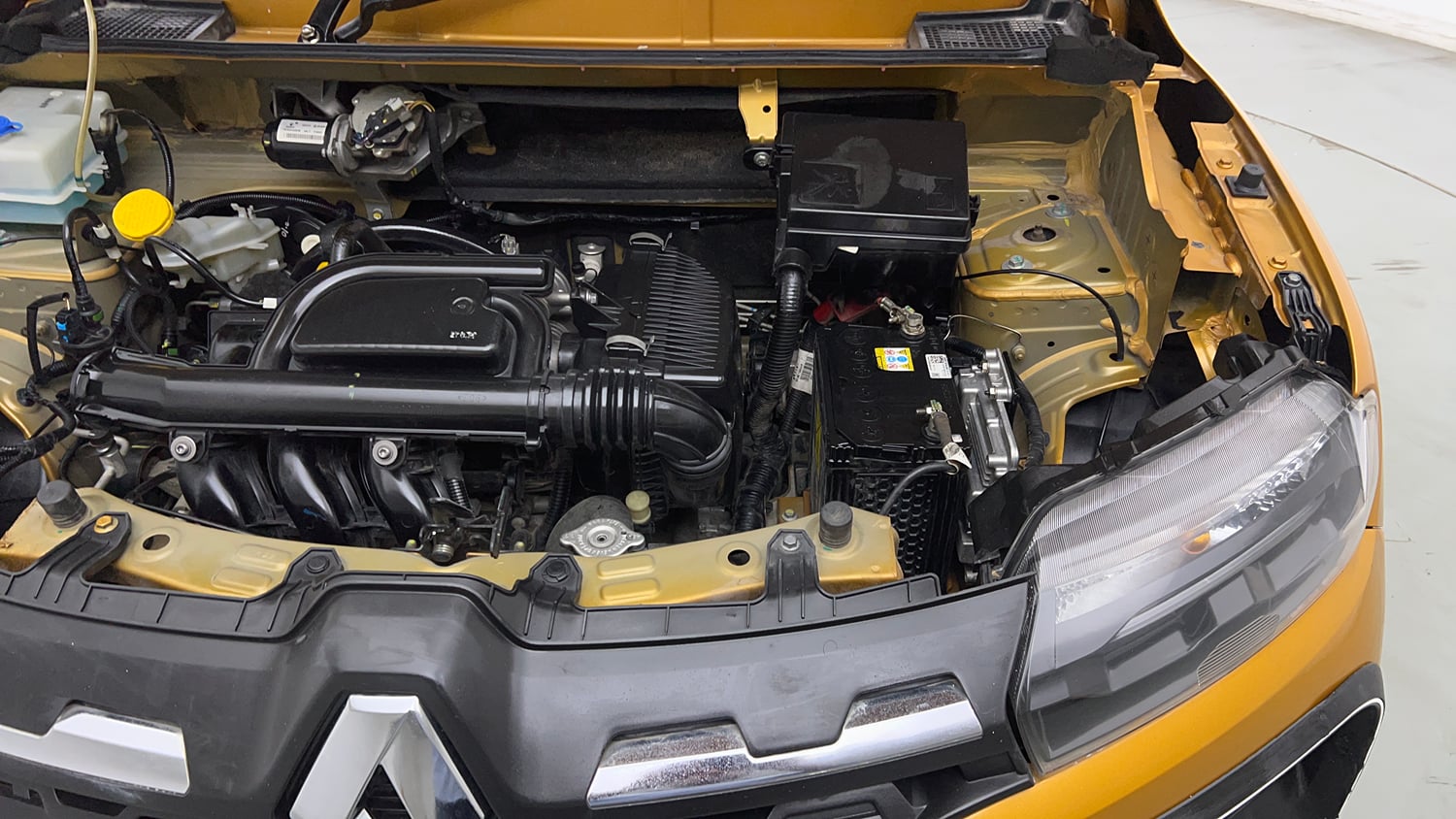 Used 2022 Renault Kwid CLIMBER AMT Petrol Automatic engine ENGINE LEFT SIDE VIEW