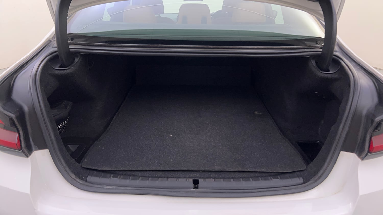 Used 2022 BMW 5 Series Carbon Edition Petrol Automatic interior DICKY INSIDE VIEW