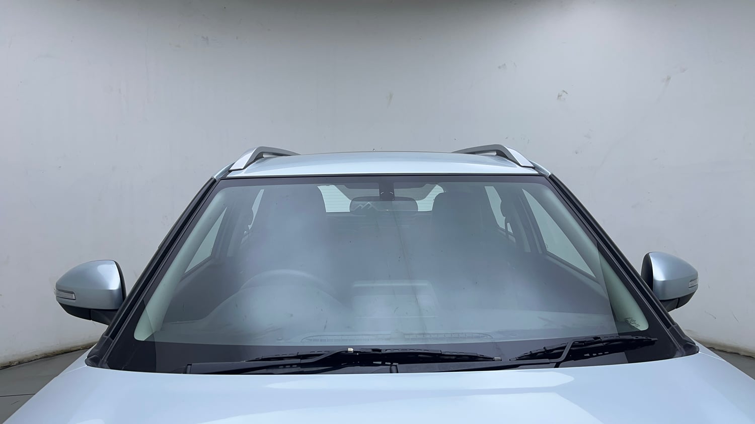 Used 2025 Maruti Suzuki Brezza ZXi AT Petrol Automatic exterior FRONT WINDSHIELD VIEW