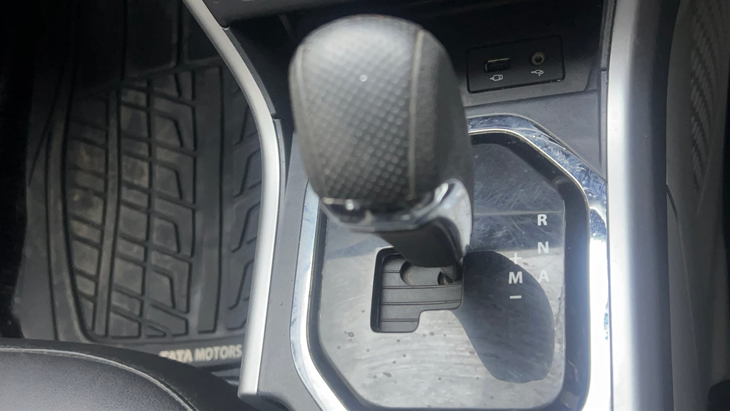 Used 2019 Tata Nexon XMA Diesel Diesel Automatic interior GEAR  KNOB VIEW