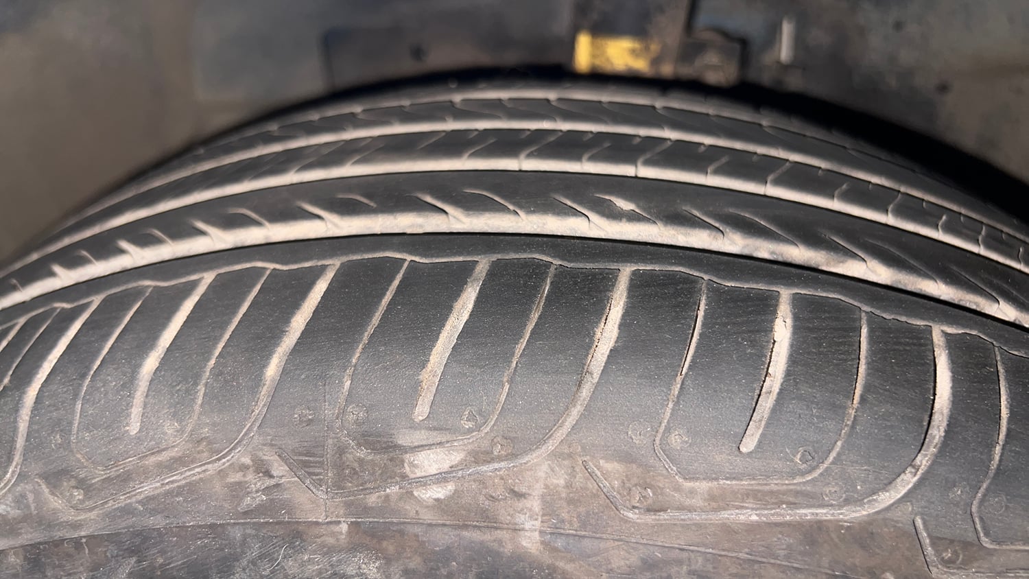 Used 2018 Ford EcoSport Titanium 1.5L Ti-VCT Petrol Manual tyres LEFT FRONT TYRE TREAD VIEW