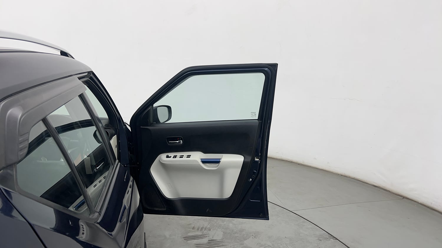Used 2022 Maruti Suzuki Ignis Zeta 1.2 MT Petrol Manual interior RIGHT FRONT DOOR OPEN VIEW