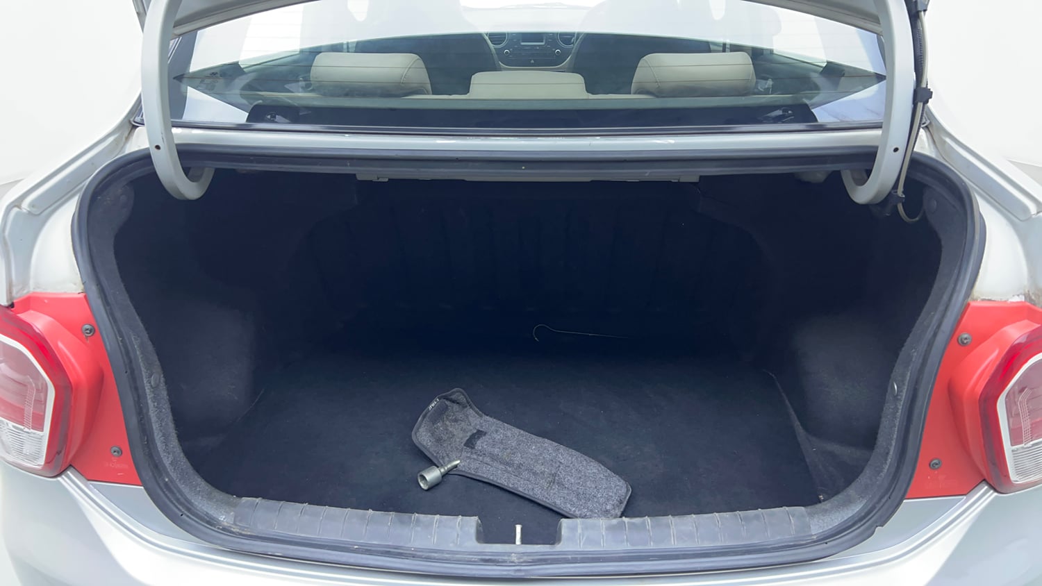 Used 2014 Hyundai Xcent S 1.2 Petrol Manual interior DICKY INSIDE VIEW