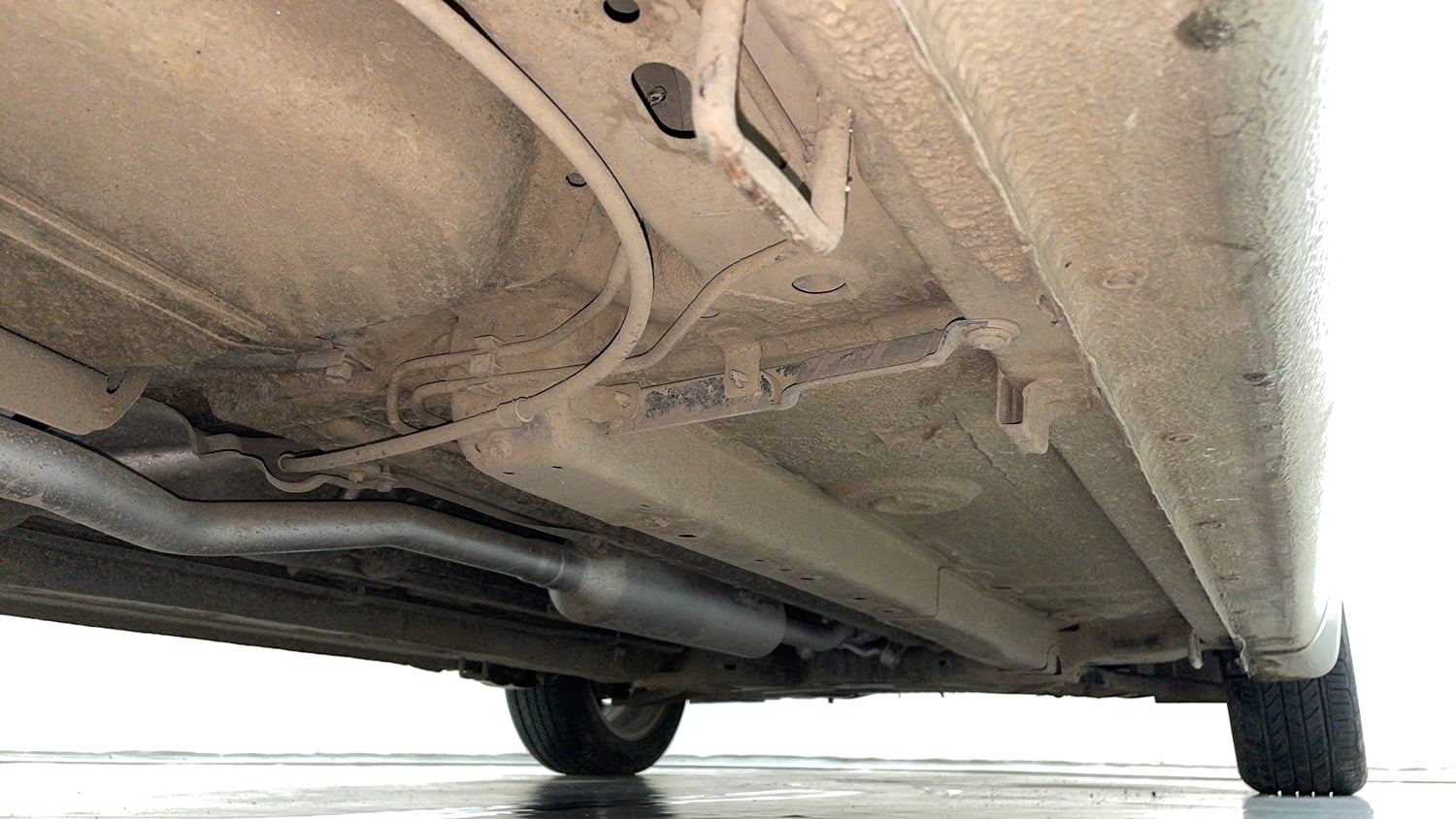 Used 2017 Maruti Suzuki Ciaz ZXi  AT Petrol Automatic extra REAR RIGHT UNDERBODY VIEW
