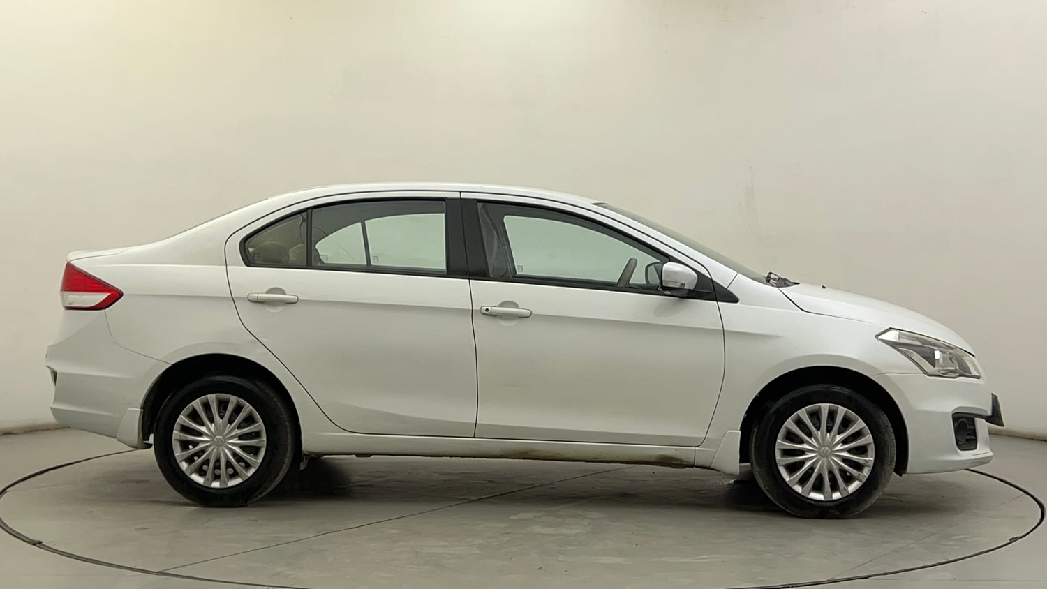 Used 2016 Maruti Suzuki Ciaz VXi+ Petrol Manual exterior RIGHT SIDE VIEW