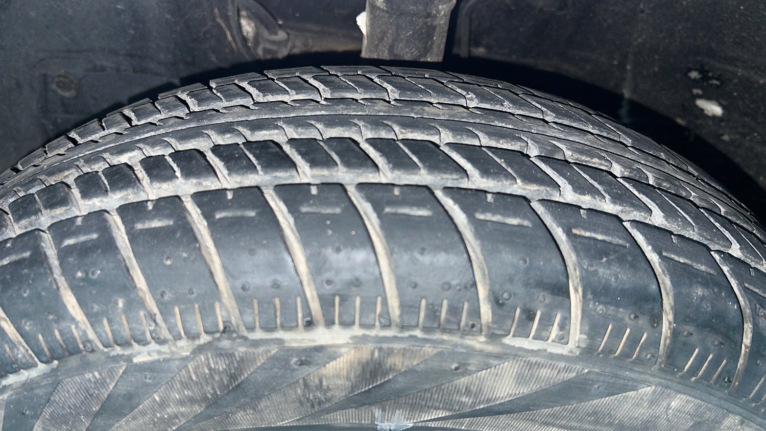 Used 2019 Maruti Suzuki Wagon R LXi 1.0 Petrol Manual tyres LEFT FRONT TYRE TREAD VIEW