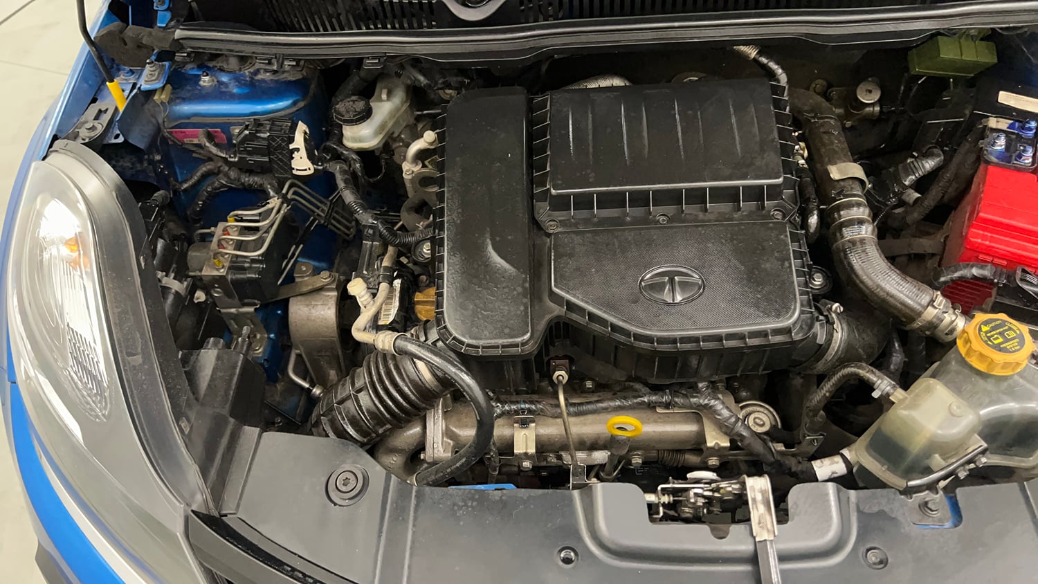 Used 2018 Tata Nexon XZ Plus Diesel Diesel Manual engine ENGINE RIGHT SIDE VIEW