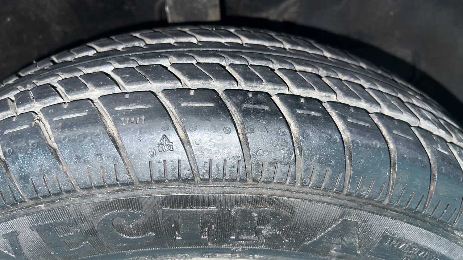 Used 2019 Maruti Suzuki Wagon R LXi 1.0 Petrol Manual tyres RIGHT FRONT TYRE TREAD VIEW