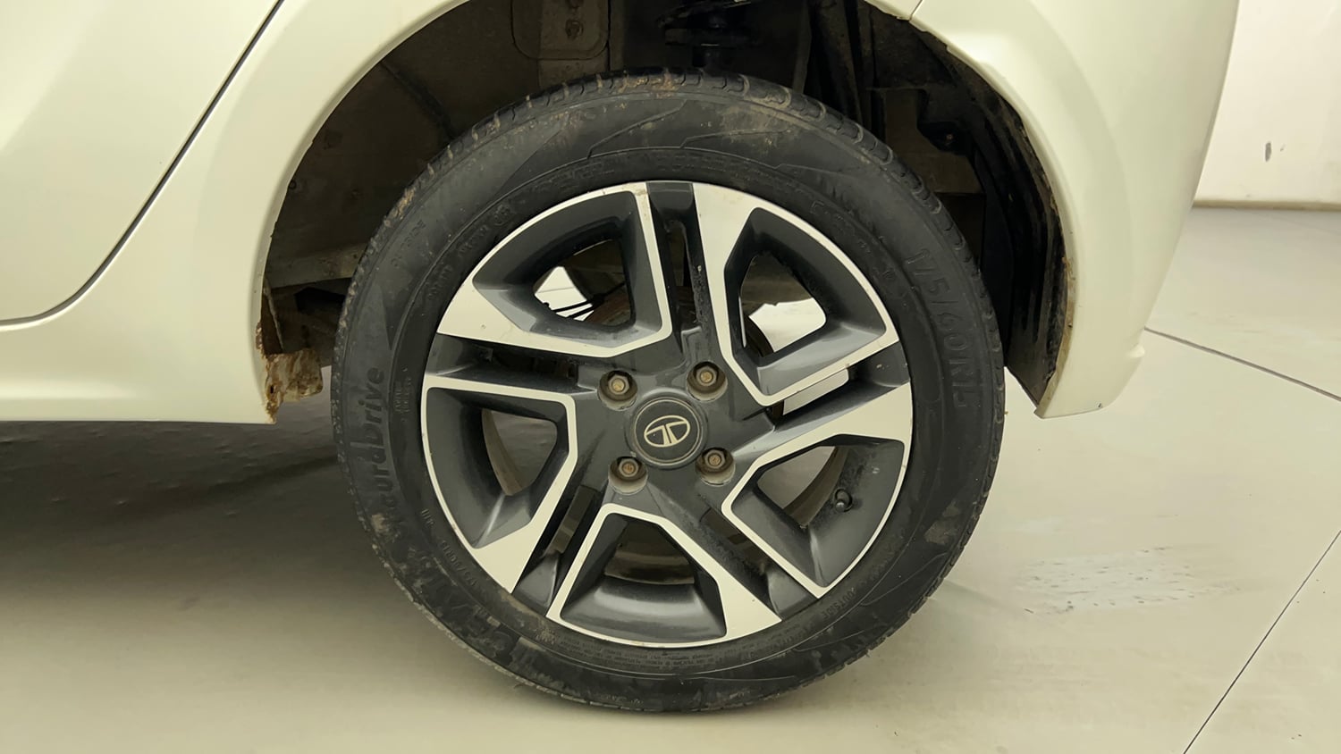 Used 2020 Tata Tiago XZ Plus Petrol Manual tyres LEFT REAR TYRE RIM VIEW