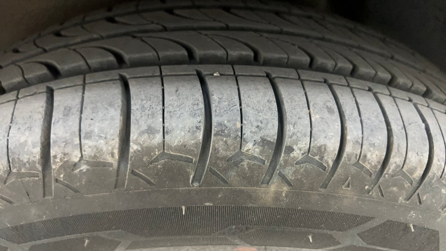 Used 2018 Maruti Suzuki Ignis Delta 1.2 AMT Petrol Automatic tyres LEFT REAR TYRE TREAD VIEW
