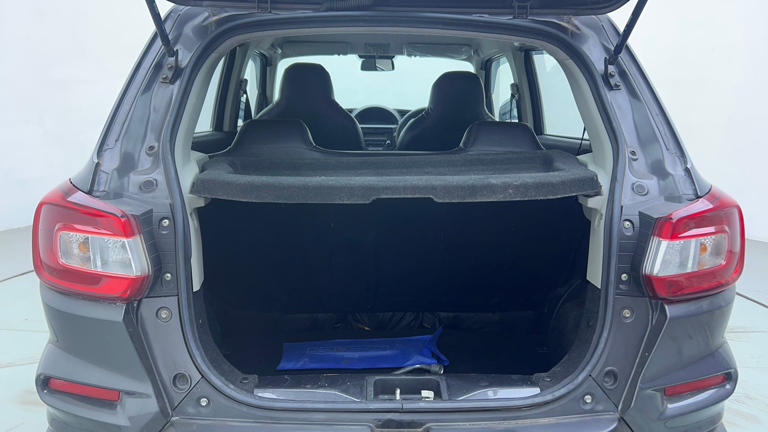 Used 2021 Maruti Suzuki S-Presso VXi AMT Petrol Automatic interior DICKY INSIDE VIEW
