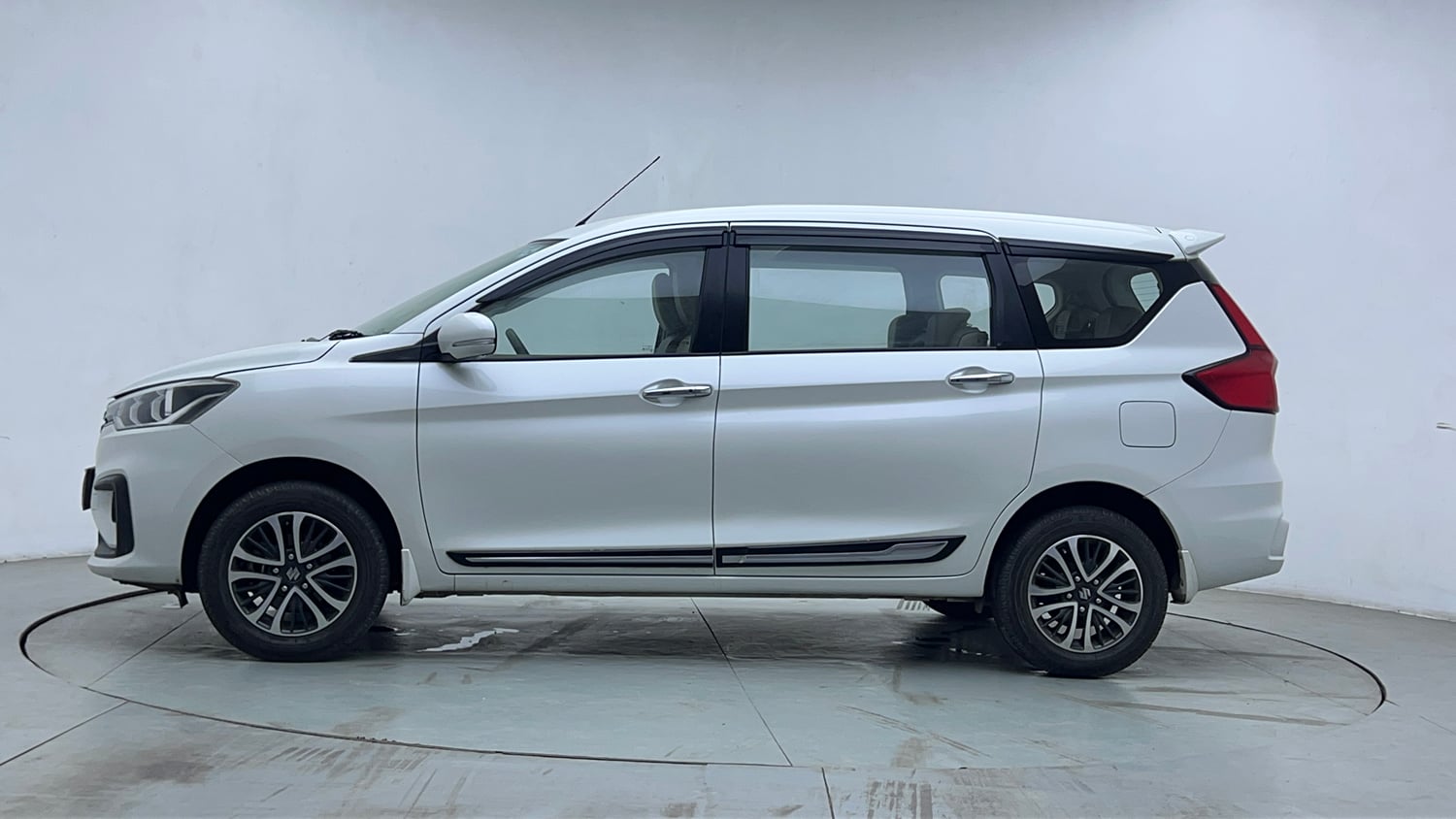 Used 2023 Maruti Suzuki Ertiga ZXi (O) CNG Cng Manual exterior LEFT SIDE VIEW