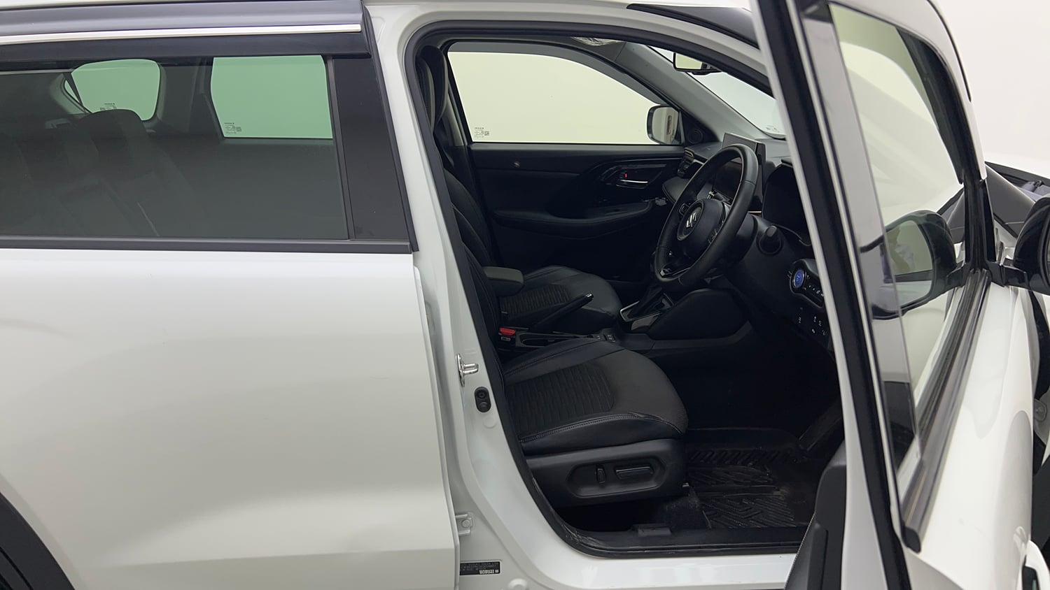 Used 2025 Maruti Suzuki Victoris ZXI+ (O) THS 2W Hybrid Automatic interior RIGHT SIDE FRONT DOOR CABIN VIEW