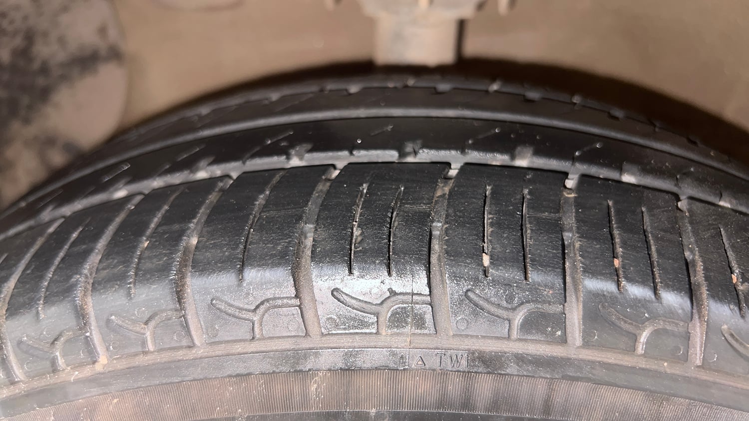 Used 2016 Hyundai Grand i10 Sportz 1.2 Kappa VTVT Petrol Manual tyres LEFT FRONT TYRE TREAD VIEW