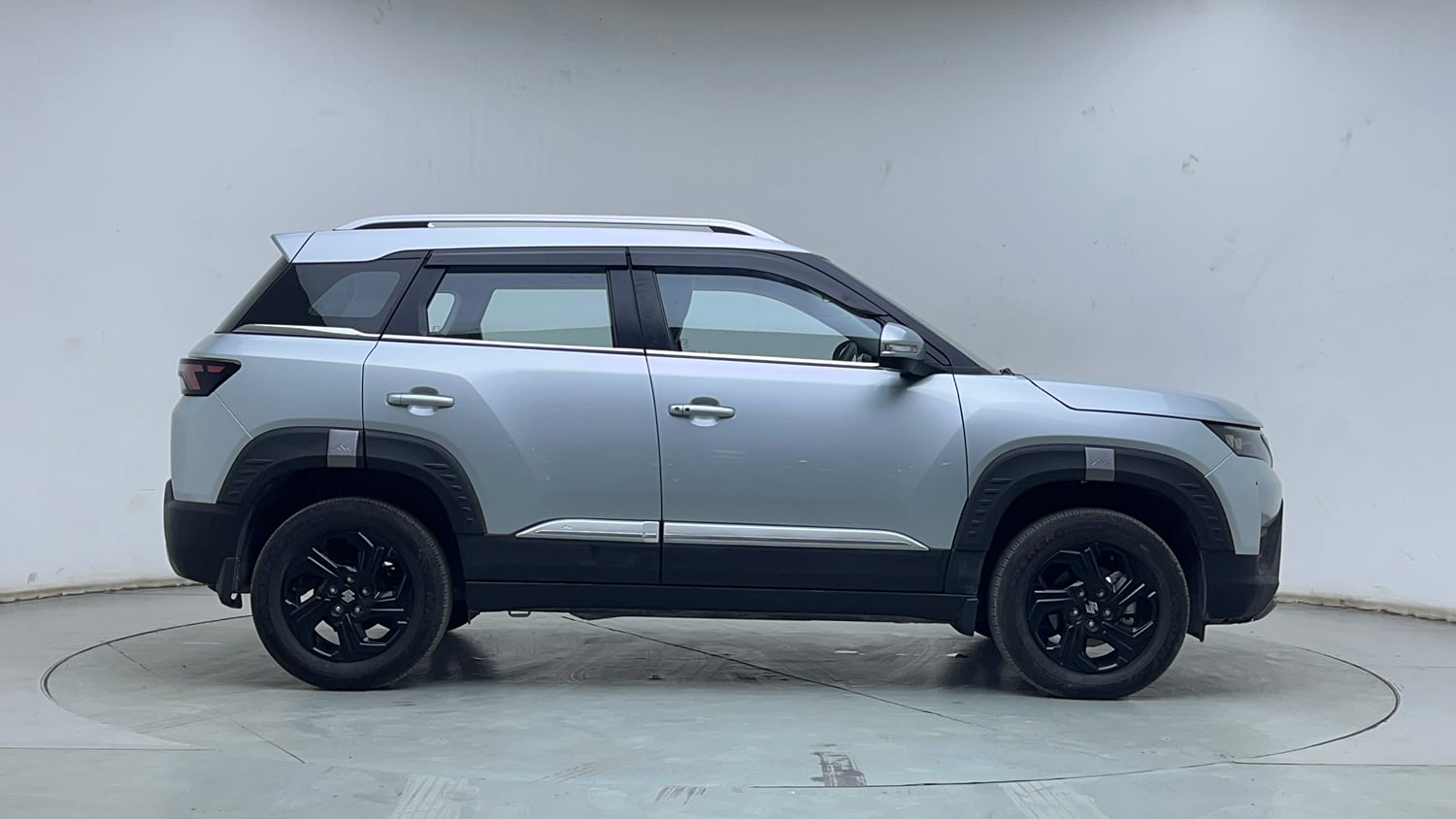 Used 2025 Maruti Suzuki Brezza ZXi AT Petrol Automatic exterior RIGHT SIDE VIEW
