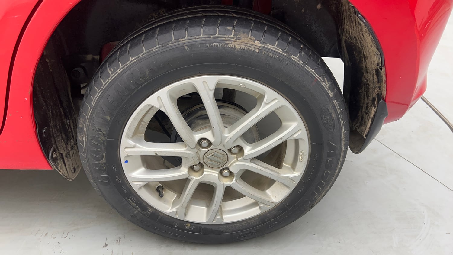Used 2019 Maruti Suzuki Swift ZDi AMT Diesel Automatic tyres LEFT REAR TYRE RIM VIEW