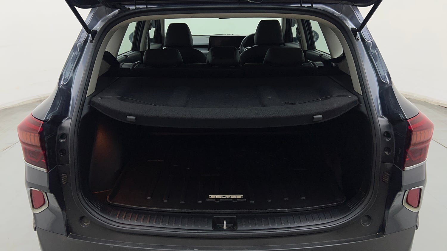 Used 2023 Kia Seltos GTX Plus 1.4 Petrol Manual interior DICKY INSIDE VIEW