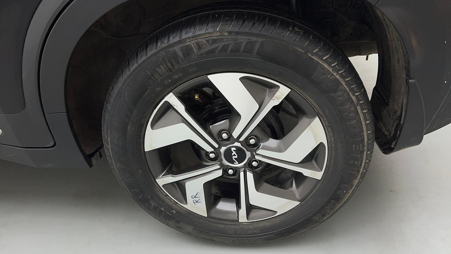 Used 2023 Kia Sonet HTX 1.0 Turbo Petrol DCT Petrol Automatic tyres LEFT REAR TYRE RIM VIEW