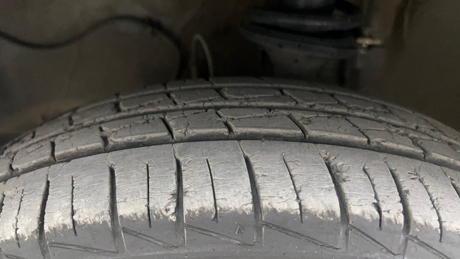 Used 2019 Maruti Suzuki Alto 800 LXi CNG Cng Manual tyres LEFT FRONT TYRE TREAD VIEW