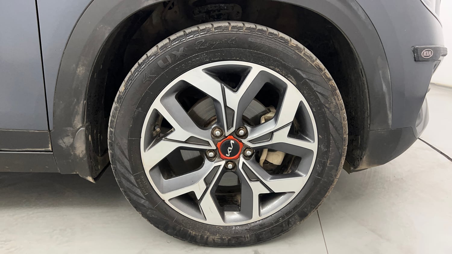 Used 2022 Kia Seltos X Line 1.4 DCT Petrol Automatic tyres RIGHT FRONT TYRE RIM VIEW