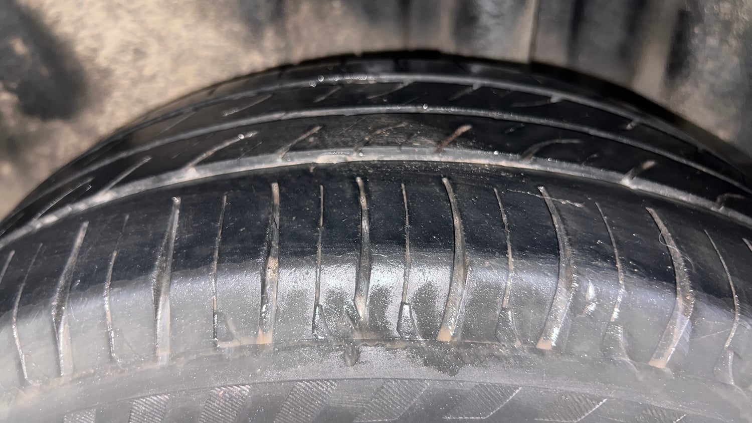 Used 2014 Volkswagen Vento Highline Petrol Petrol Manual tyres LEFT REAR TYRE TREAD VIEW