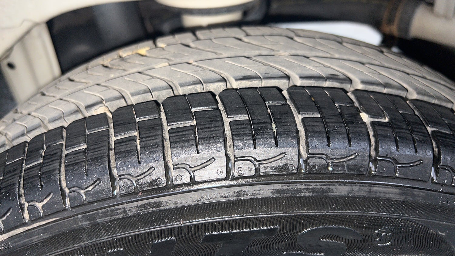 Used 2013 Maruti Suzuki Alto K10 VXi Petrol Manual tyres LEFT REAR TYRE TREAD VIEW