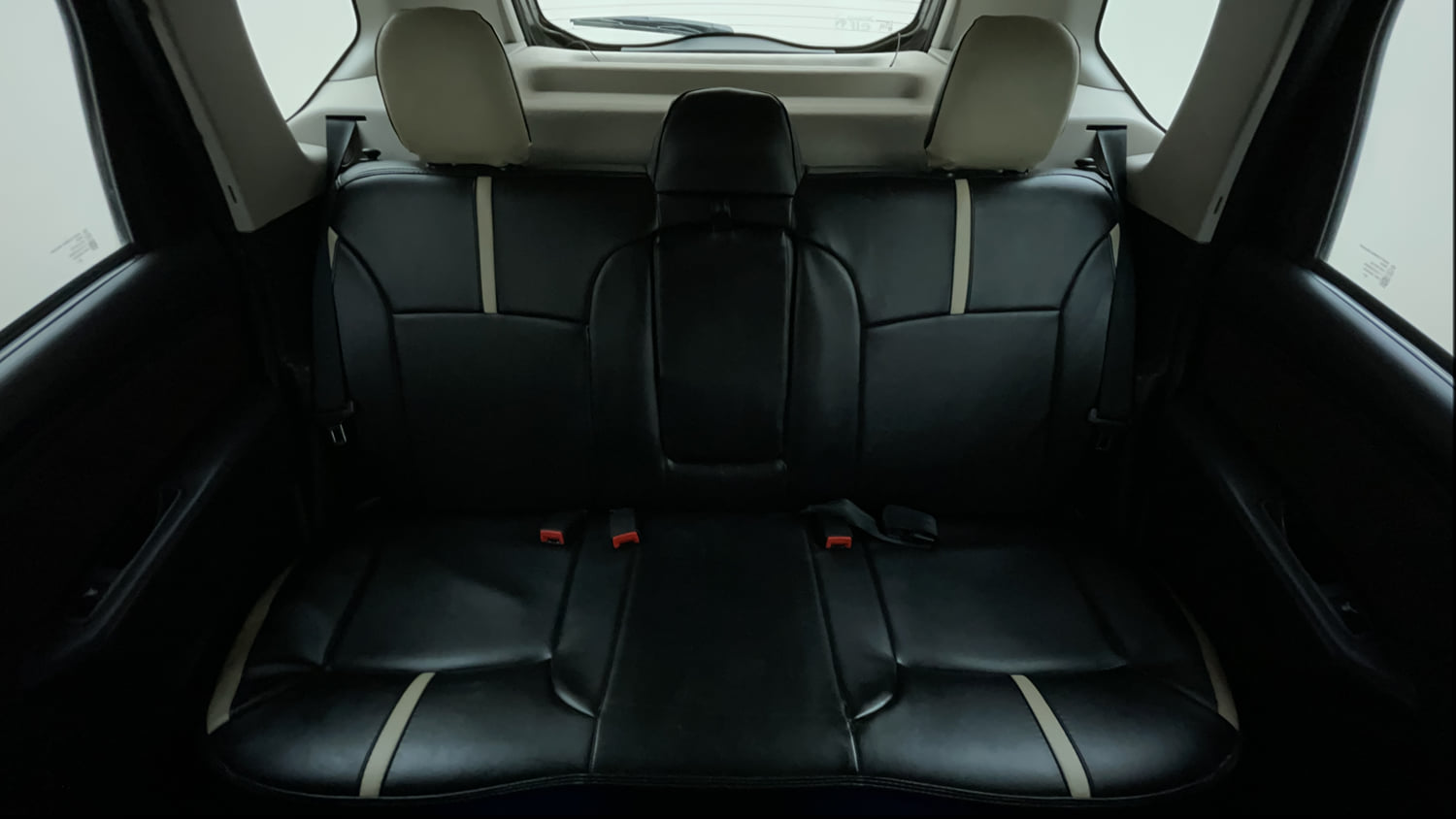 Used 2021 Renault Duster RXZ 1.5 Petrol MT Petrol Manual interior REAR SEAT CONDITION VIEW
