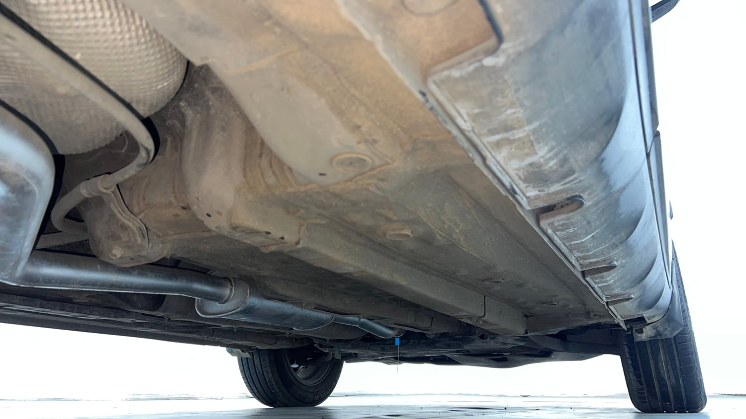 Used 2019 Hyundai Venue SX Plus 1.0 Turbo DCT Petrol Automatic extra REAR RIGHT UNDERBODY VIEW