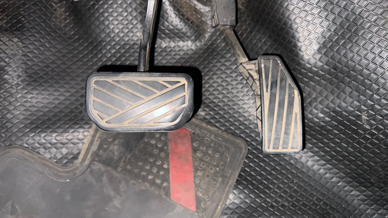 Used 2020 Maruti Suzuki Swift ZXi Plus AMT Petrol Automatic interior PEDALS VIEW