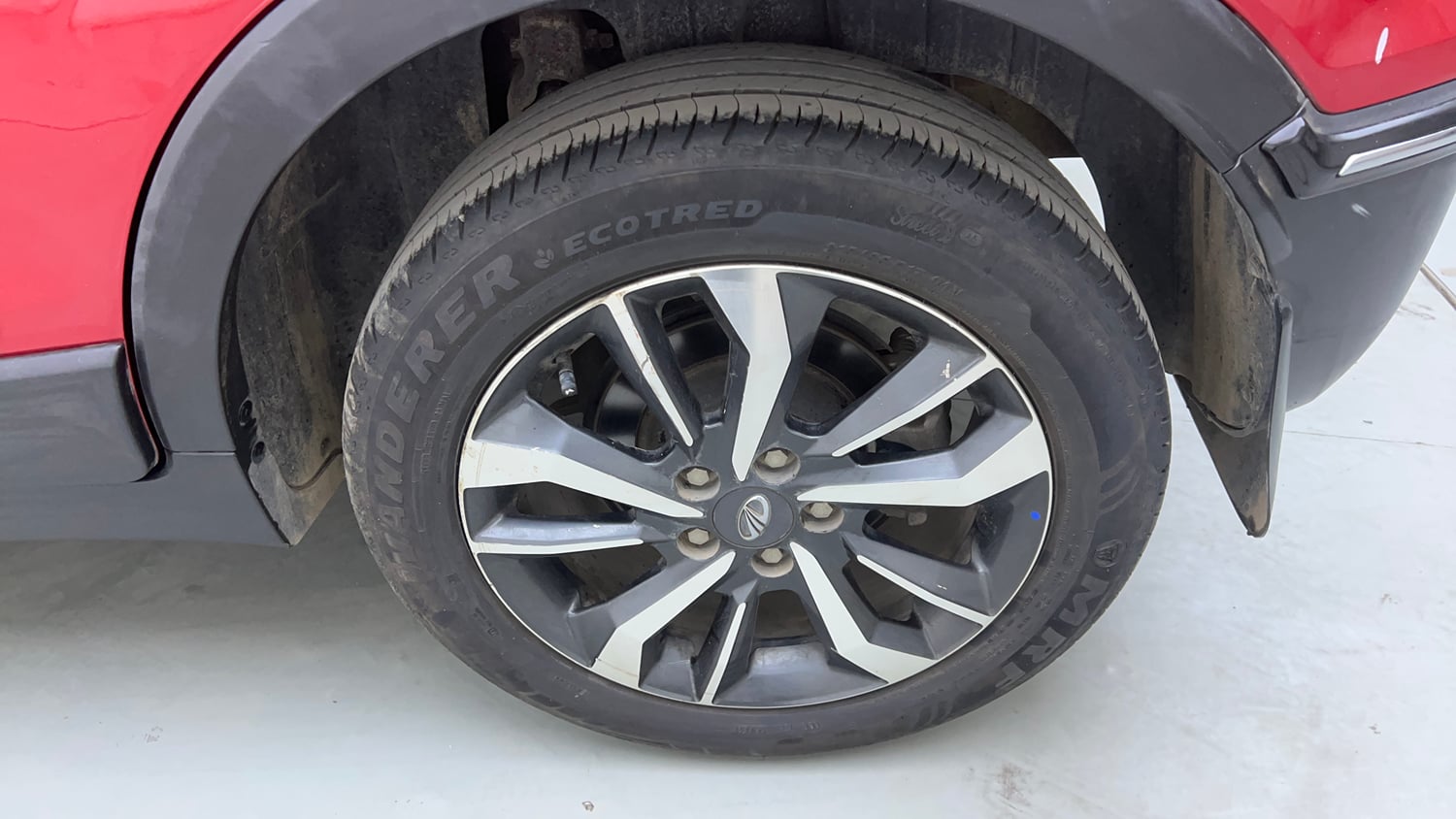 Used 2021 Mahindra XUV 300 W8 (O) 1.2 Petrol AMT Petrol Automatic tyres LEFT REAR TYRE RIM VIEW