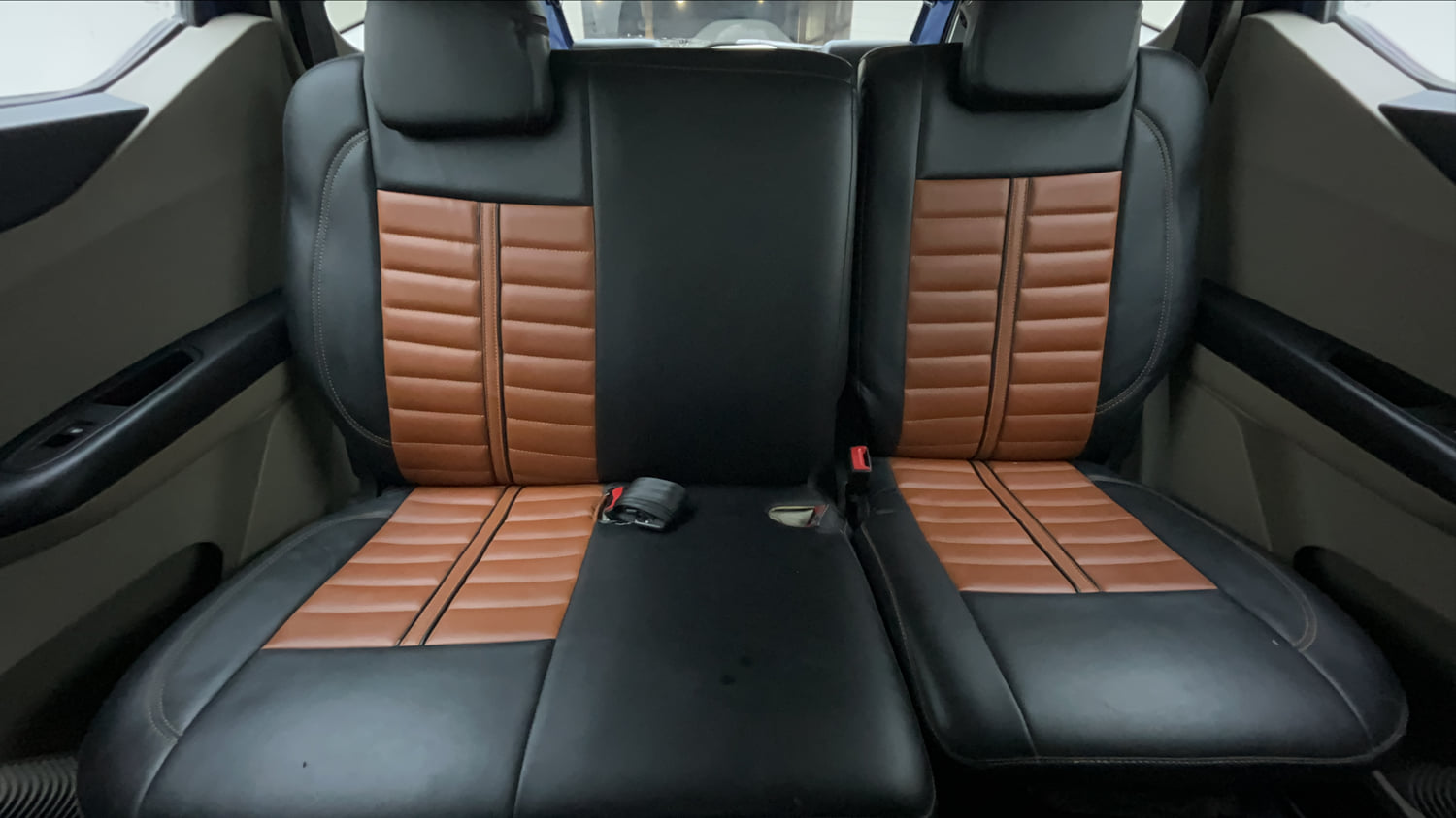Used 2022 Renault Triber RXZ Dual Tone Petrol Manual interior REAR SEAT CONDITION VIEW