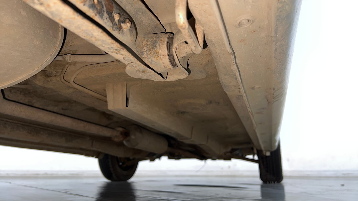 Used 2014 Maruti Suzuki Wagon R VXI Petrol Manual extra REAR RIGHT UNDERBODY VIEW