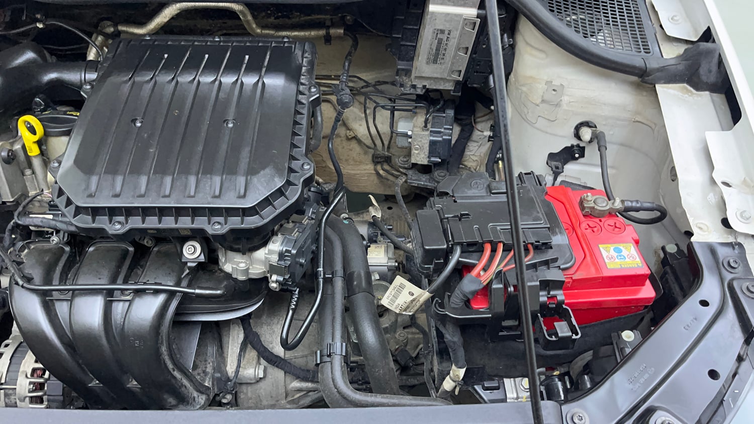 Used 2020 Volkswagen Polo Comfortline Plus 1.0L MPI Petrol Manual engine ENGINE LEFT SIDE VIEW