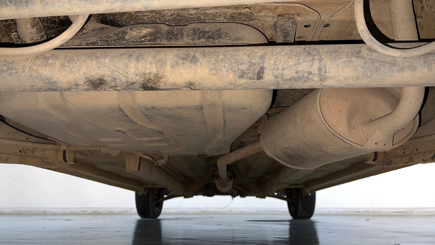Used 2014 Maruti Suzuki Wagon R VXI Petrol Manual extra REAR UNDERBODY VIEW (TAKEN FROM REAR)