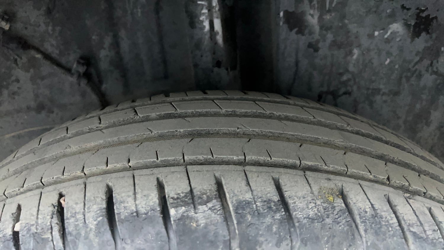 Used 2022 Tata Punch Accomplished AMT Petrol Automatic tyres LEFT REAR TYRE TREAD VIEW
