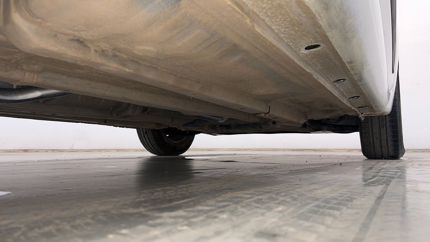 Used 2015 Hyundai Elite i20 Sportz 1.2 Petrol Manual extra REAR RIGHT UNDERBODY VIEW