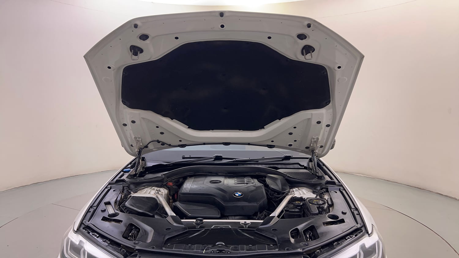 Used 2022 BMW 5 Series Carbon Edition Petrol Automatic engine ENGINE & BONNET OPEN FRONT VIEW