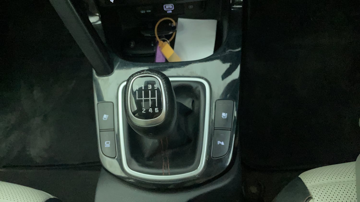 Used 2019 Kia Seltos GTX Plus 1.4 Petrol Manual interior GEAR  KNOB VIEW