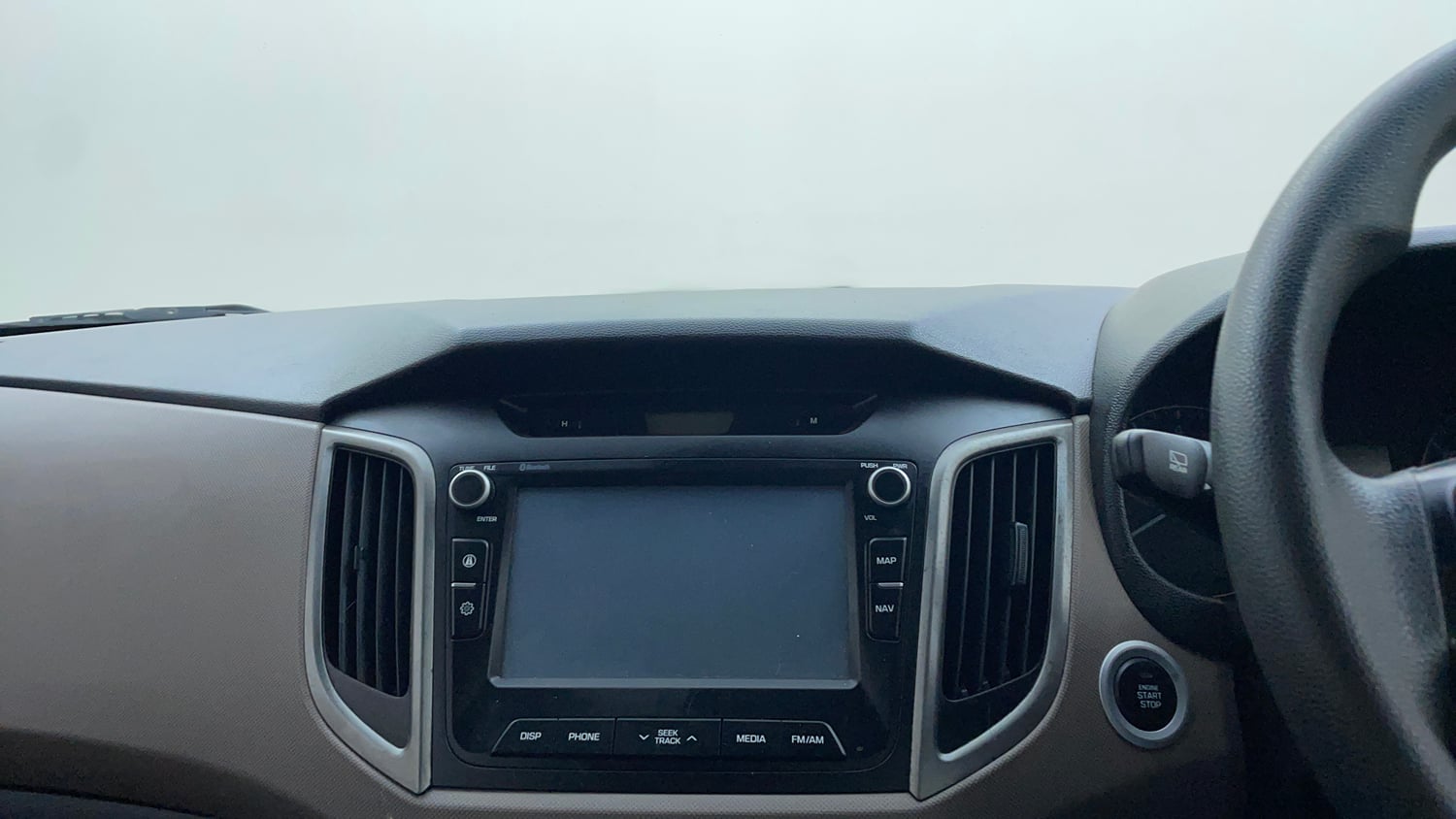Used 2016 Hyundai Creta 1.6 SX Plus Petrol Petrol Manual top_features Integrated (in-dash) music system
