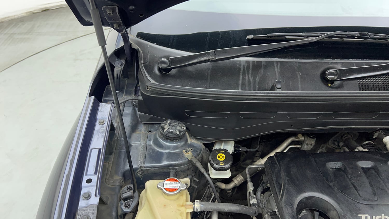 Used 2019 Hyundai Venue SX Plus 1.0 Turbo DCT Petrol Automatic engine ENGINE RIGHT SIDE HINGE & APRON VIEW