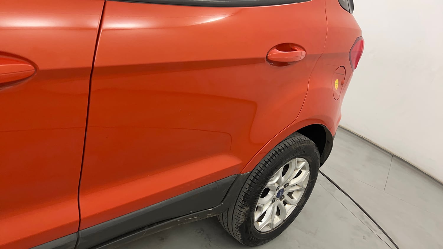 Used 2016 Ford EcoSport Titanium 1.5L Ti-VCT AT Petrol Automatic dents MINOR SCRATCH