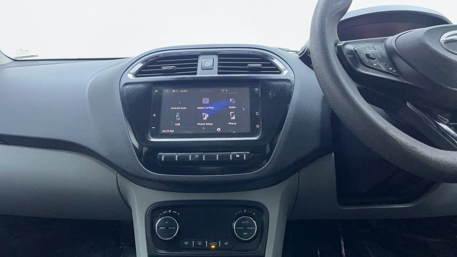 Used 2020 Tata Tiago XZ Plus Dual Tone Petrol Manual interior MUSIC SYSTEM & AC CONTROL VIEW