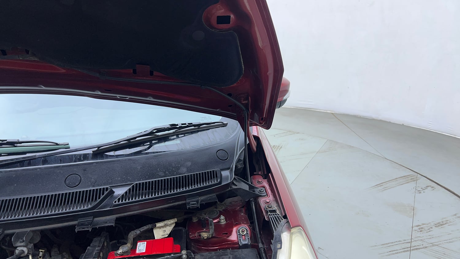 Used 2016 Ford Figo Titanium1.5 TDCi Diesel Manual engine ENGINE LEFT SIDE HINGE & APRON VIEW