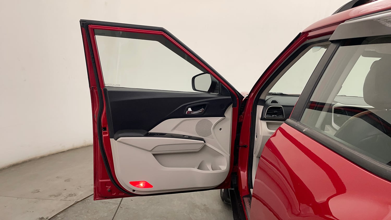 Used 2021 Mahindra XUV 300 W8 1.2 Petrol Petrol Manual interior LEFT FRONT DOOR OPEN VIEW