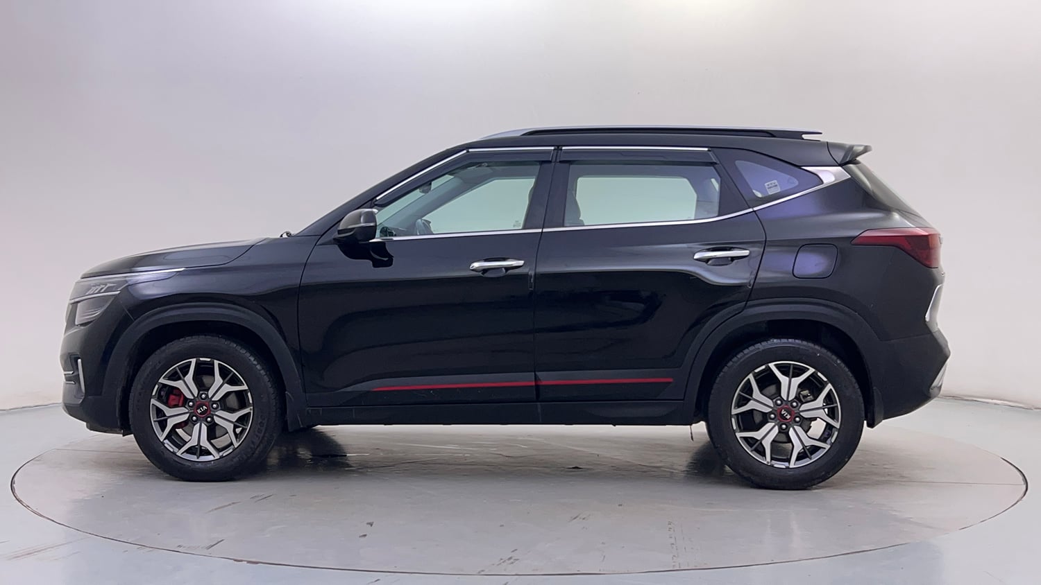 Used 2020 Kia Seltos GTX Plus 1.4 Petrol Manual exterior LEFT SIDE VIEW